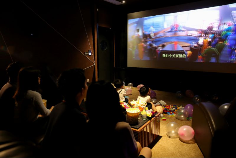 最新动作电影与家庭夜晚的温馨之夜
