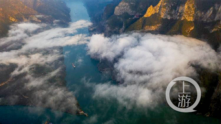 云南反腐最新动态，反腐新闻与美景之旅的双重探寻——清廉与宁静的内心追求