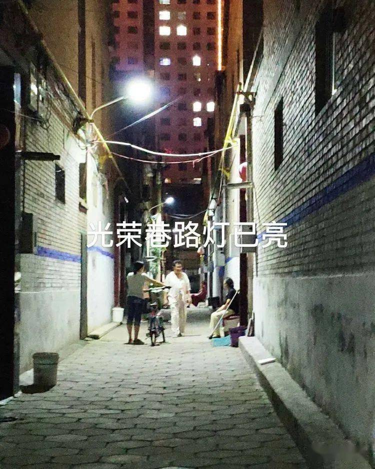 600711最新消息,揭秘隐藏在小巷中的独特小店——600711最新消息