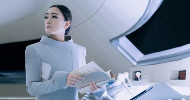 科技之光重塑生活体验，最新演员引领潮流风潮