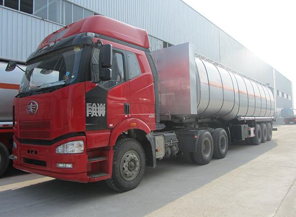 解放J6牵引车，驶向成功的动力巨擘