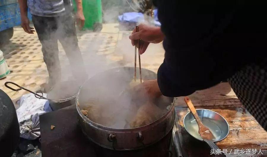 最新村级财务管理制度，小巷宝藏与特色小店魅力之旅的探索